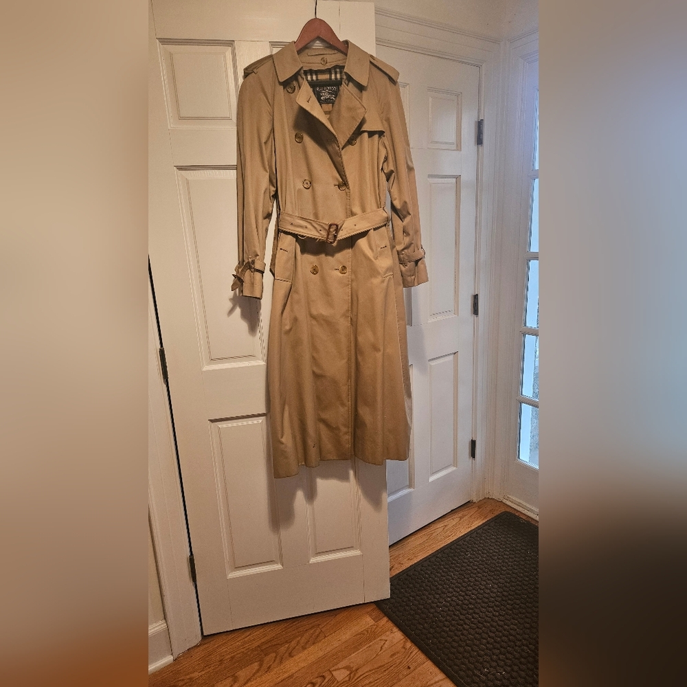 Vintage Burberry Trench Coat. Size 12 long.